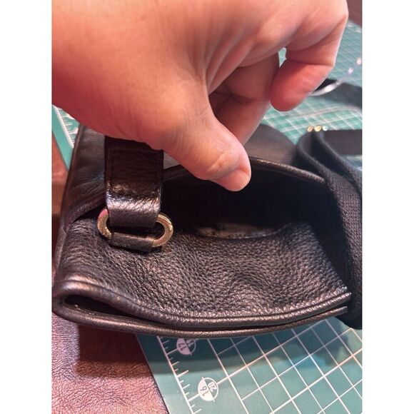 Michael Kors Black Leather Crossbody Bag With Gold Logo - Picture 3 of 5